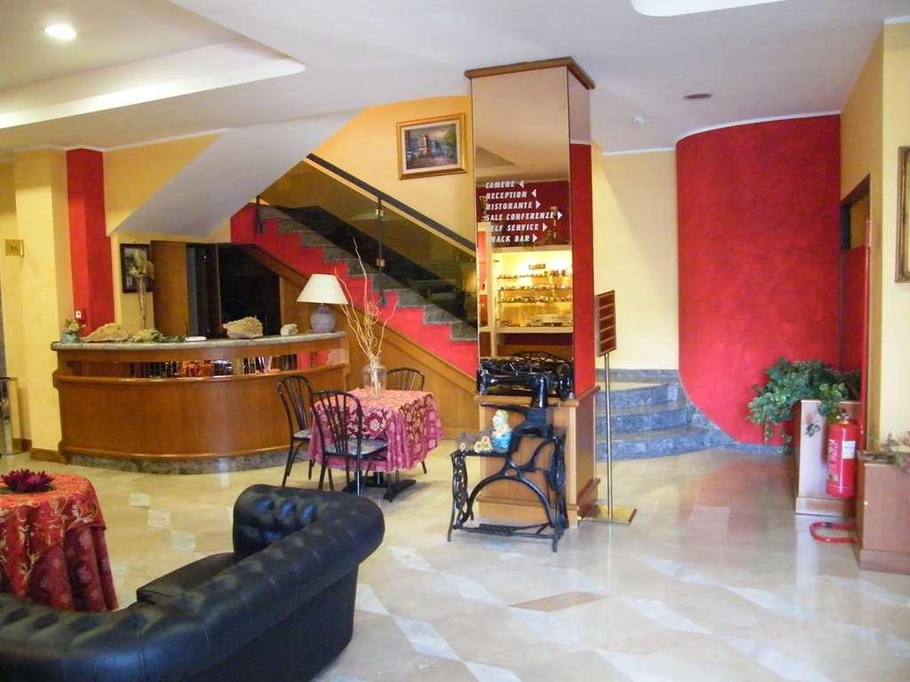 Hotel Residence Memmina Фрозиноне Интериор снимка
