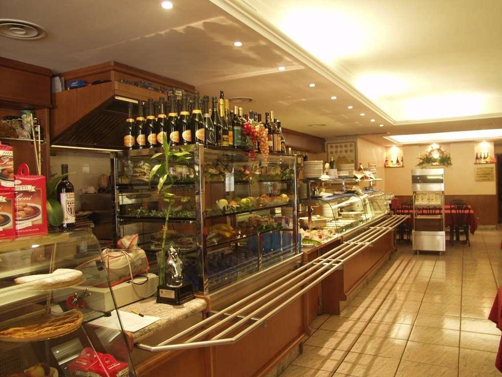 Hotel Residence Memmina Фрозиноне Ресторант снимка