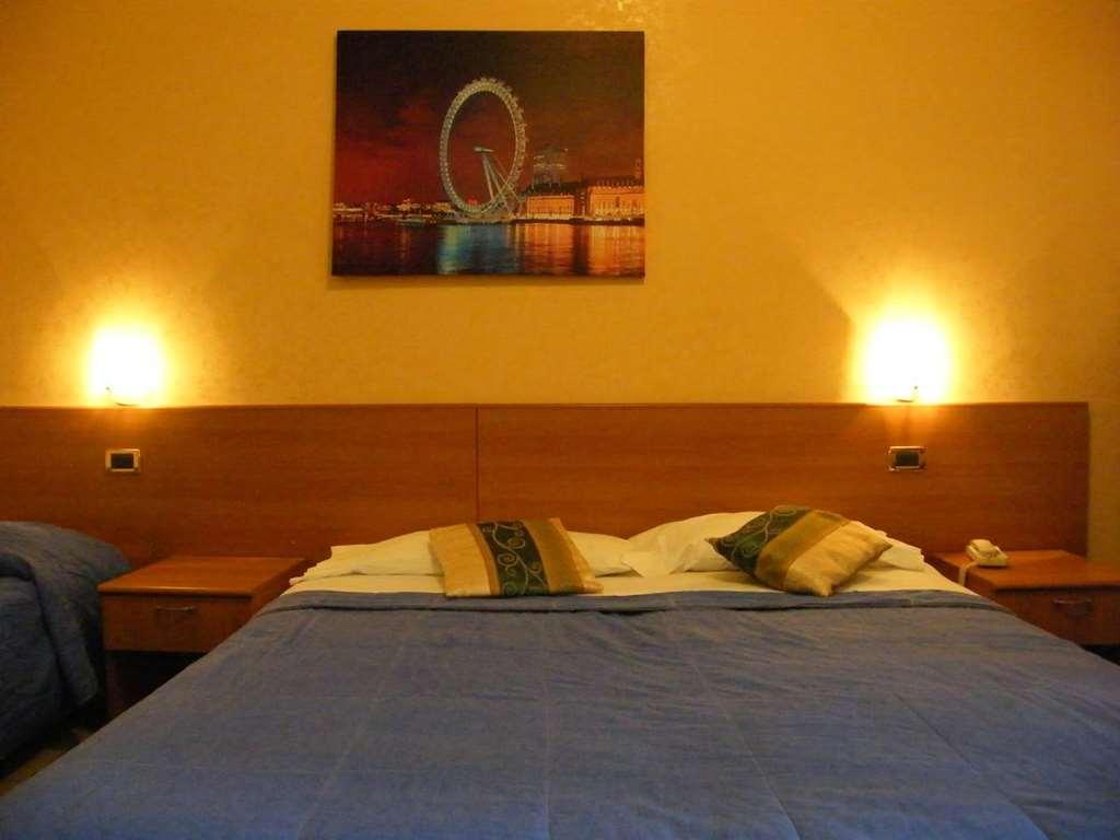 Hotel Residence Memmina Фрозиноне Стая снимка